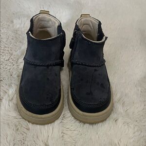 Toddler Ugg boots size 7